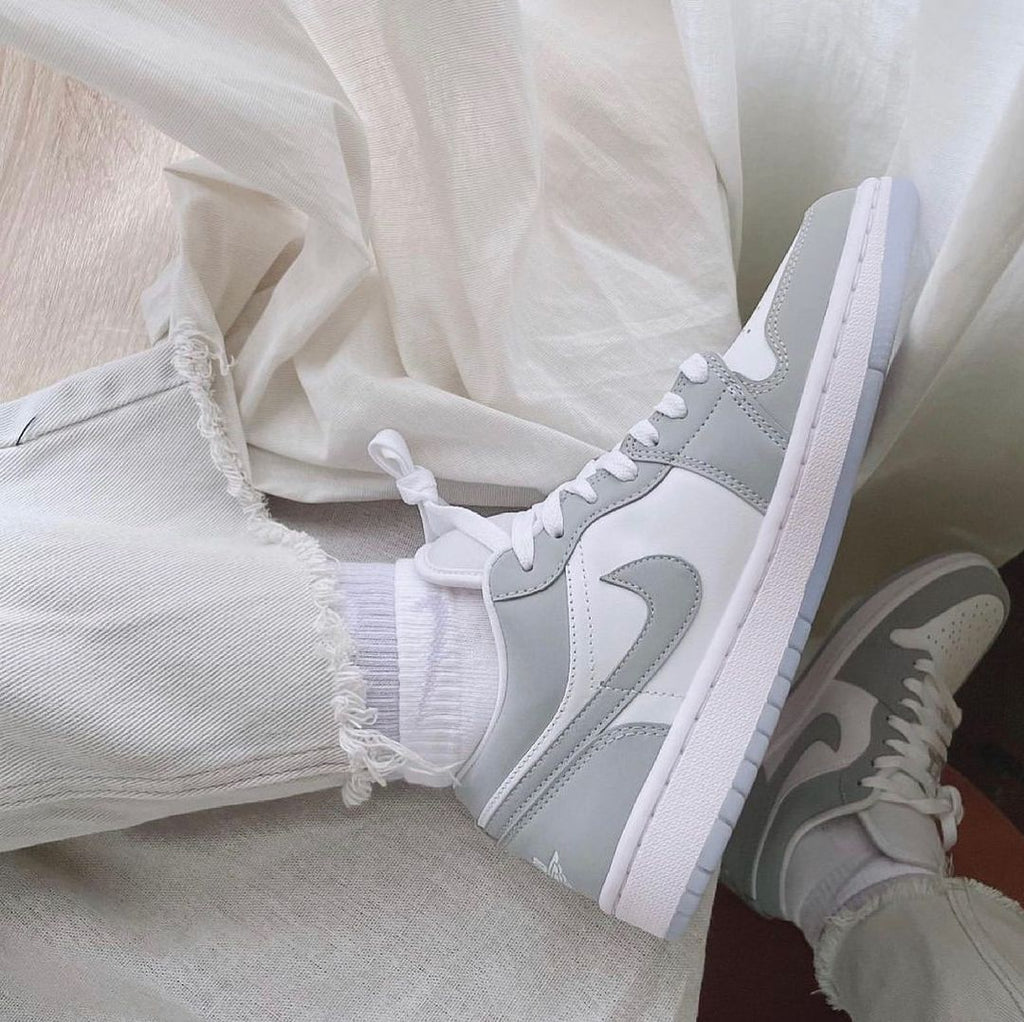 Air Jordan 1 Low 'Wolf Grey Aluminium'