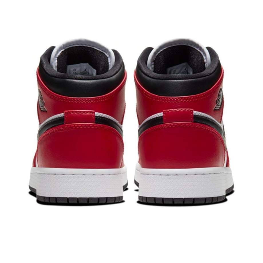Air Jordan 1 Mid 'Chicago Black Toe'