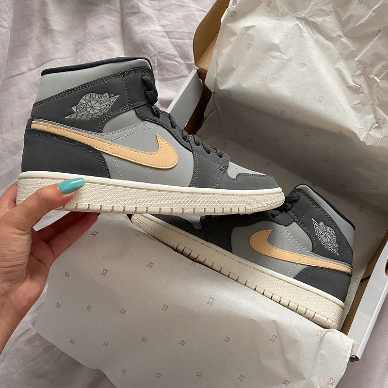 Air Jordan 1 Mid 'Iron Grey Onyx'