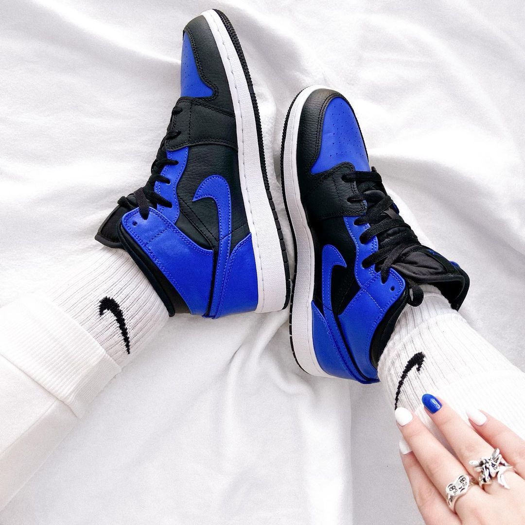 Air Jordan 1 Mid 'Hyper Royal'