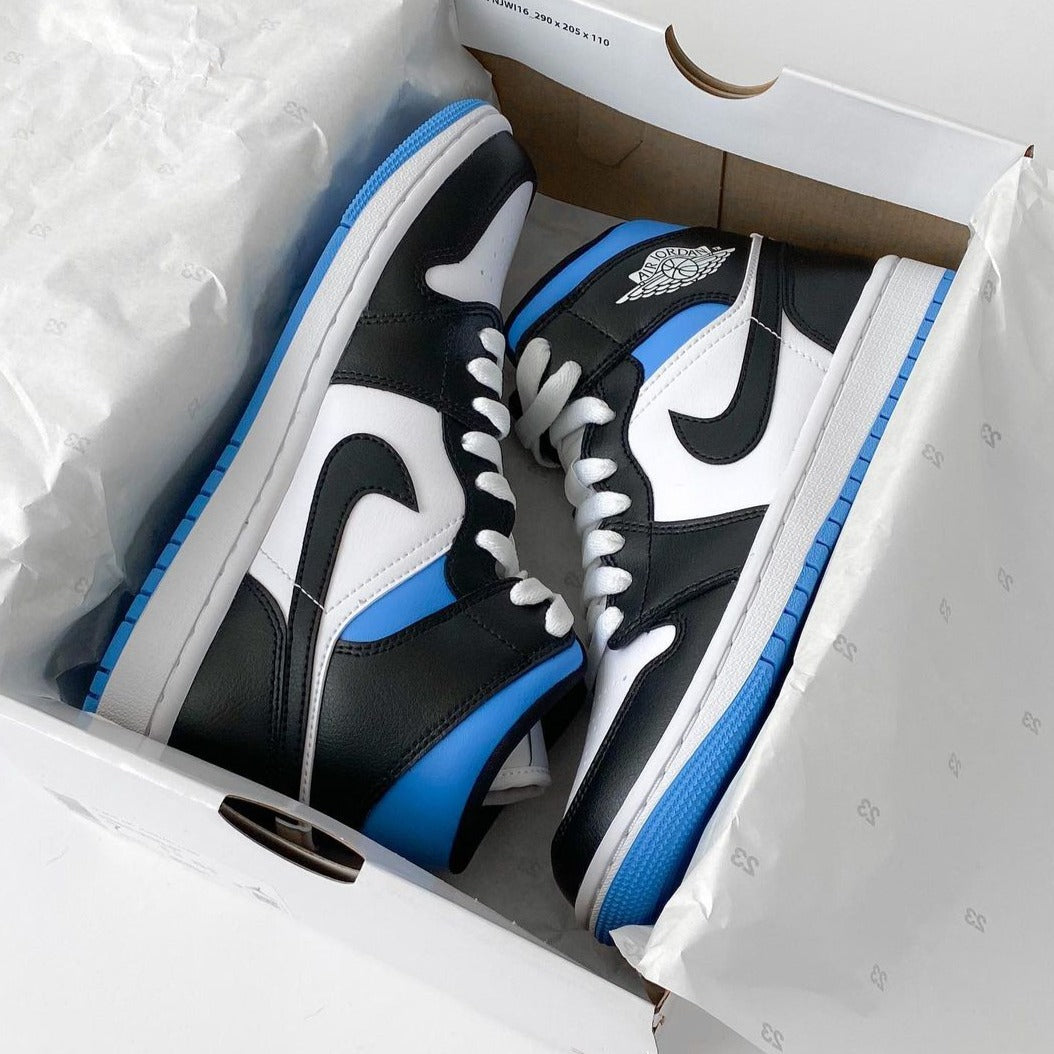 Air Jordan 1 Mid 'University Royal Black'