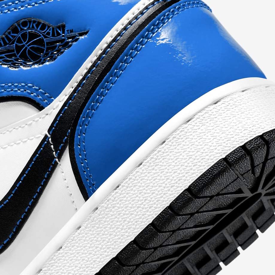 Air Jordan 1 Mid 'Signal Blue'