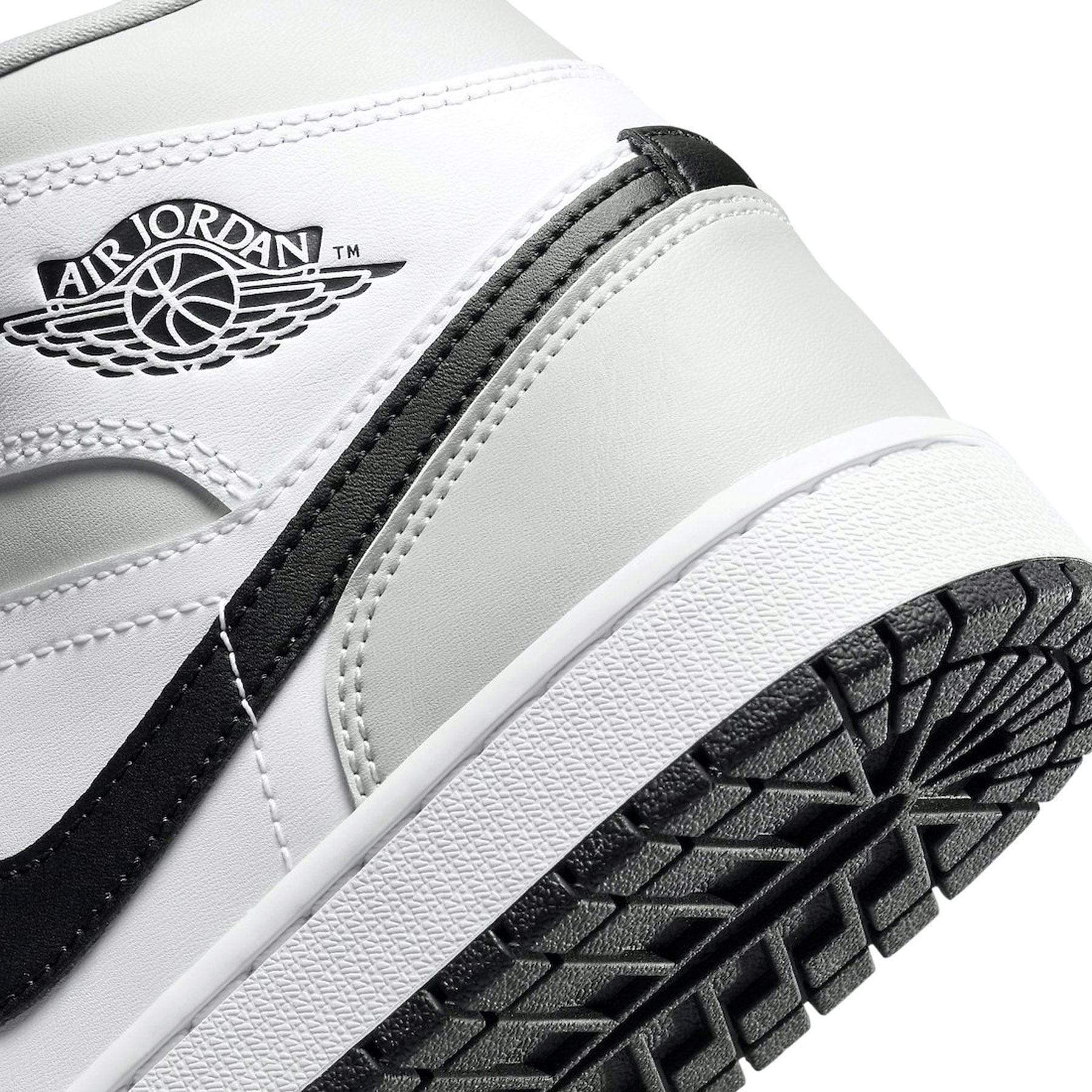 Air Jordan 1 Mid 'Light Smoke Grey Fog' (2021)