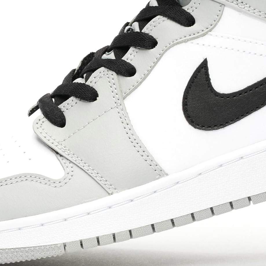 Air Jordan 1 Mid 'Light Smoke Grey'