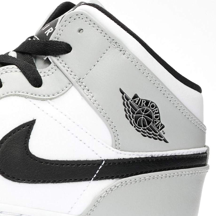 Air Jordan 1 Mid 'Light Smoke Grey'