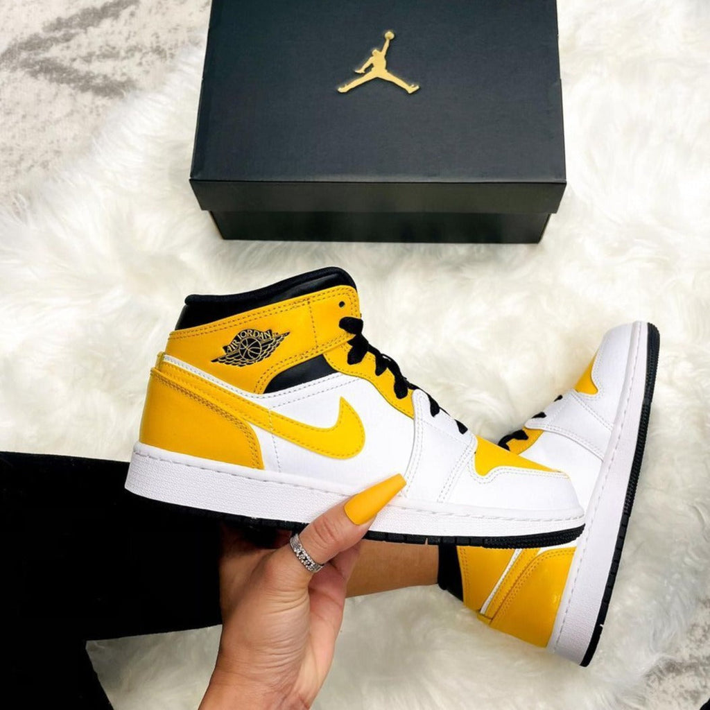 Air Jordan 1 Mid 'University Gold'